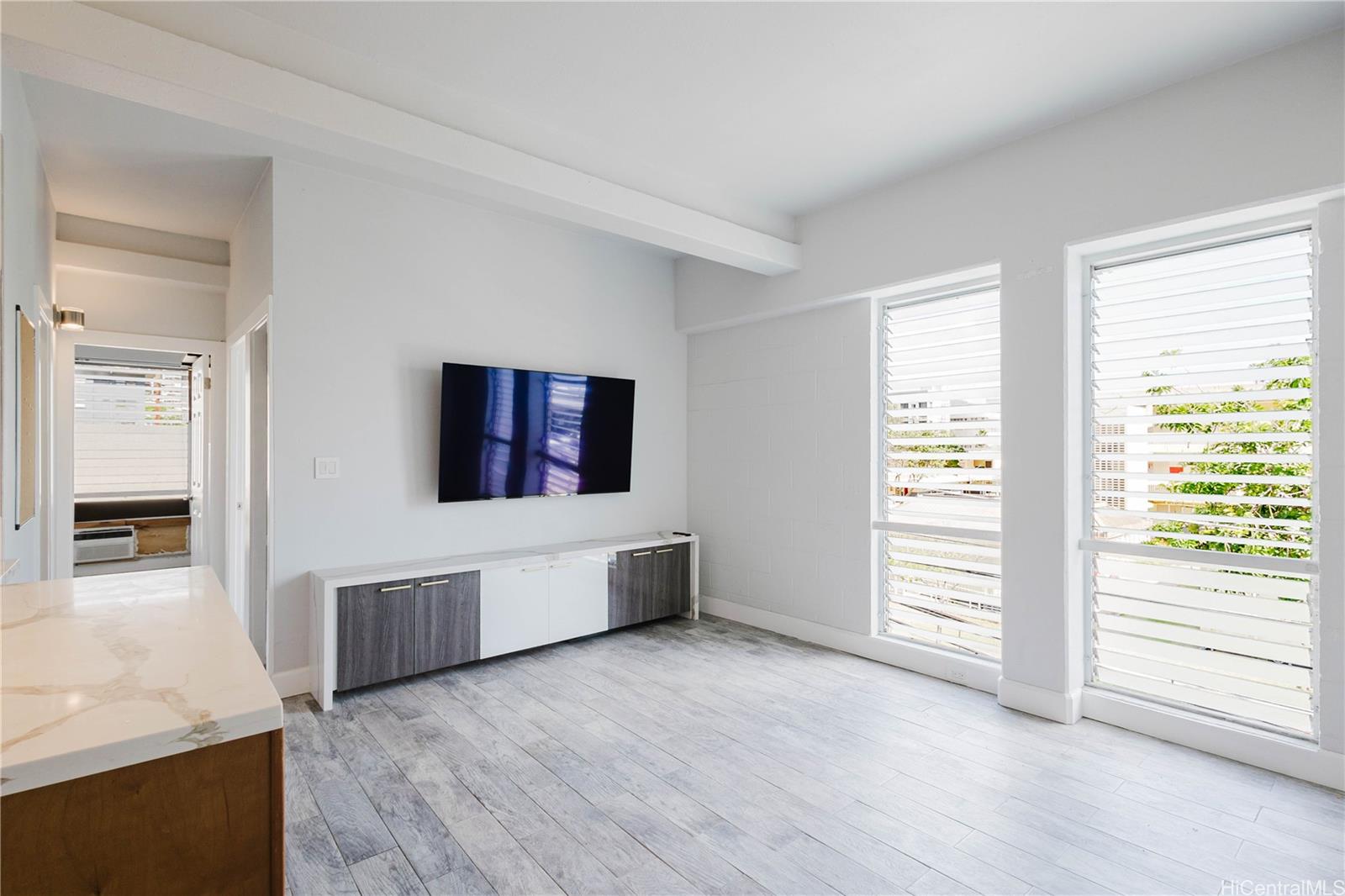 Beretania-Pensacola condo # 301, Honolulu, Hawaii - photo 3 of 20