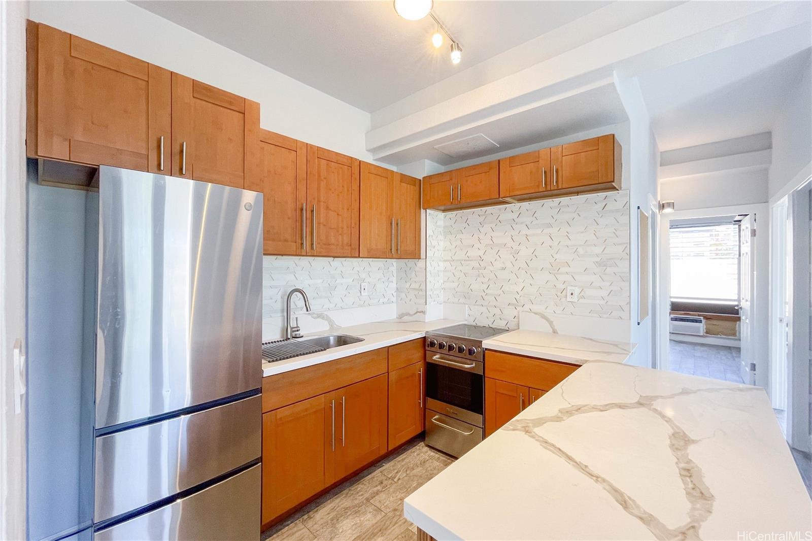 Beretania-Pensacola condo # 301, Honolulu, Hawaii - photo 5 of 20