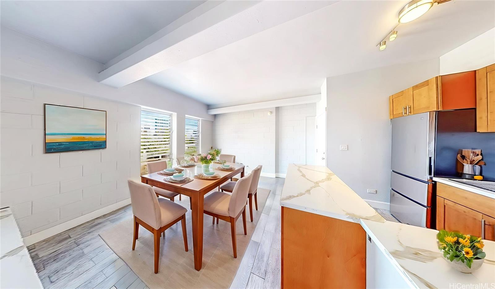 Beretania-Pensacola condo # 301, Honolulu, Hawaii - photo 2 of 22