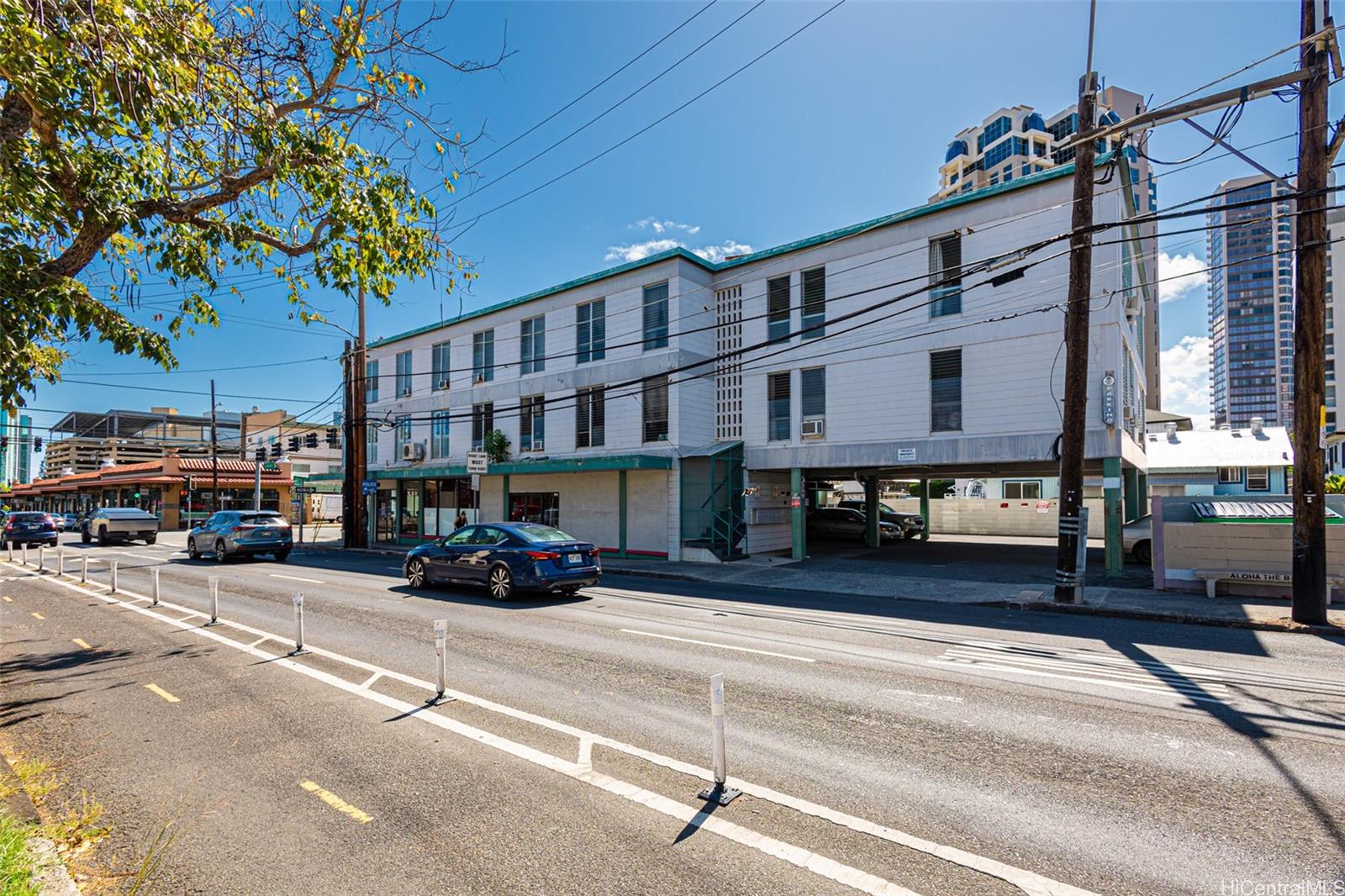 Beretania-Pensacola condo # 301, Honolulu, Hawaii - photo 16 of 22