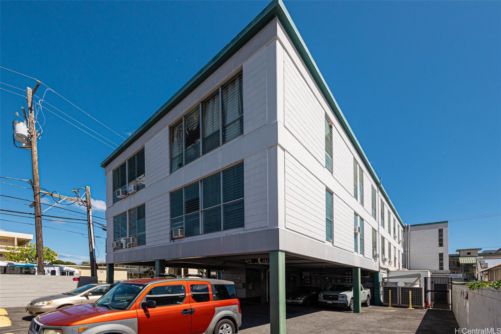 Beretania-Pensacola condo # 301, Honolulu, Hawaii - photo 17 of 22