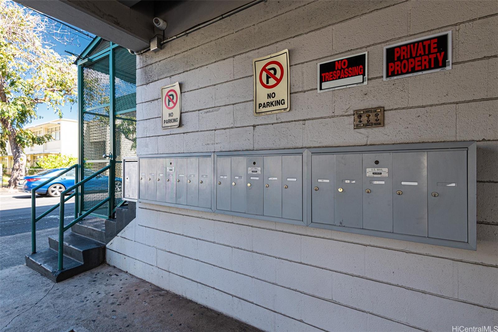 Beretania-Pensacola condo # 301, Honolulu, Hawaii - photo 19 of 22