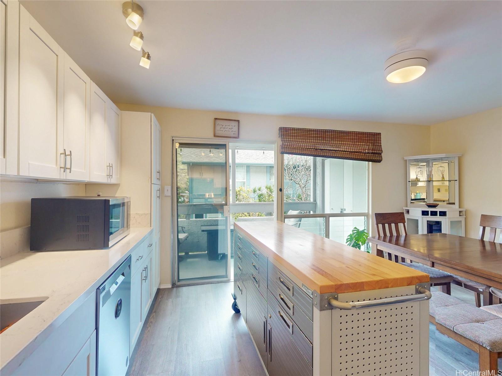 Mariners Village 3 condo # A, Honolulu, Hawaii - photo 2 of 21