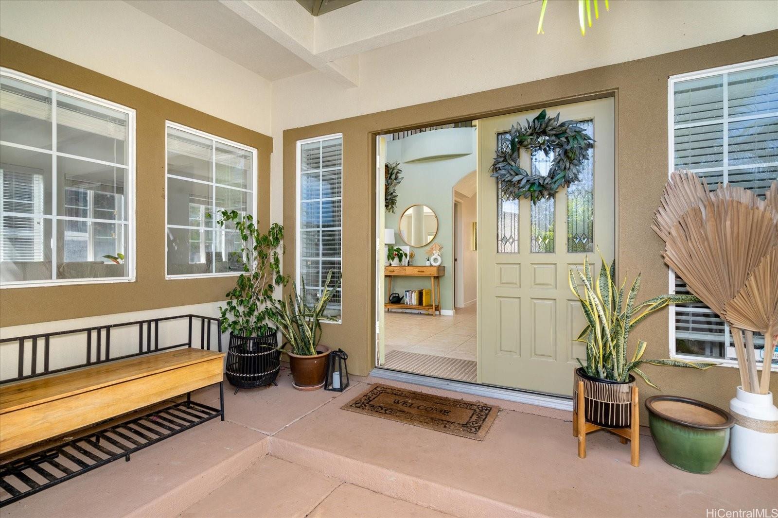 1098  Kuekue Street Kamilo Nui, Hawaii Kai home - photo 2 of 24