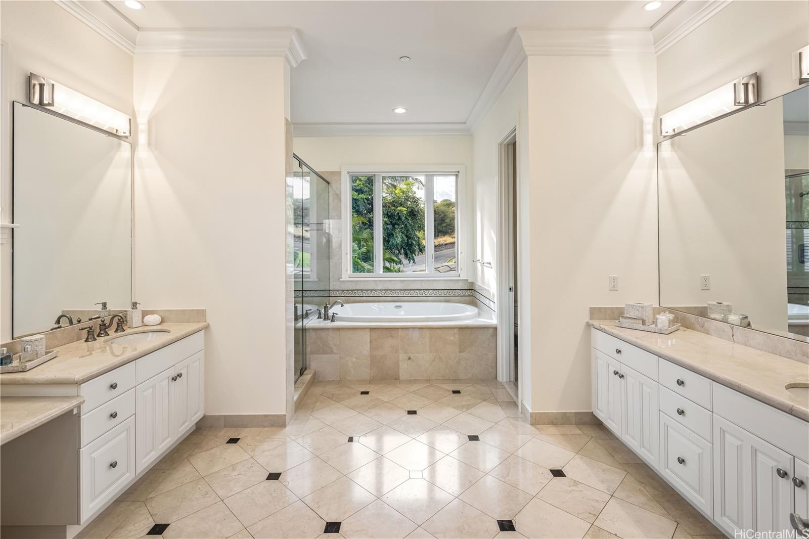 10B Uhaloa Place townhouse # 7B, Lanai City, Hawaii - photo 13 of 20