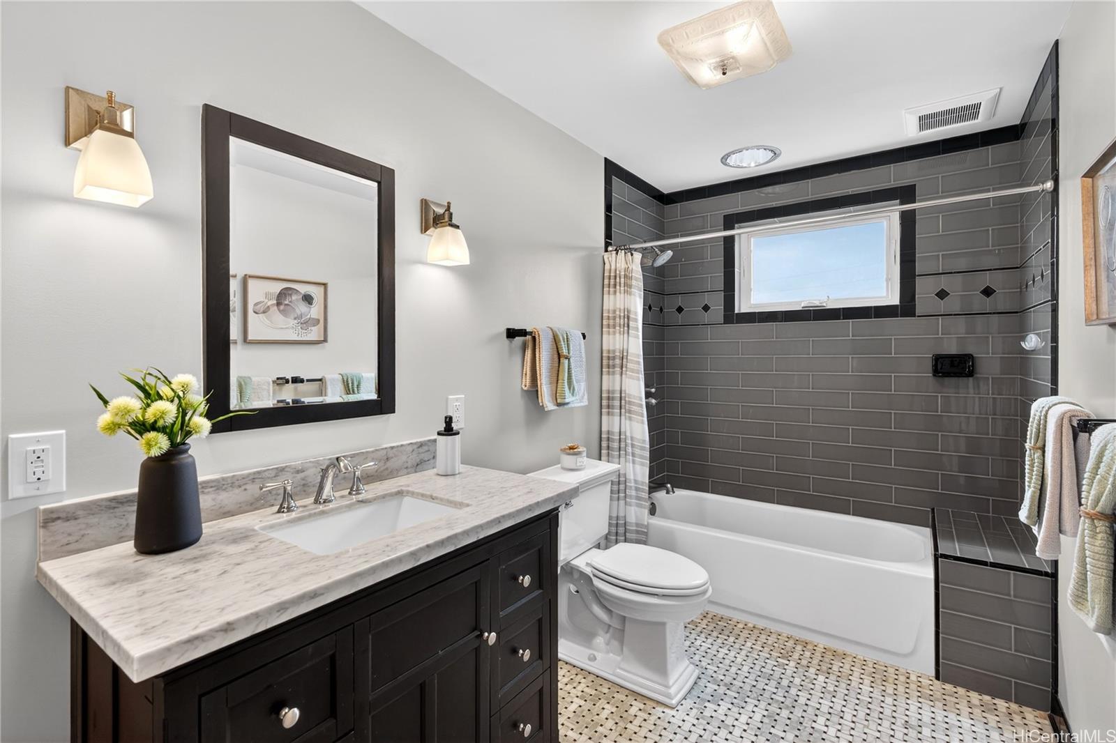 110  Kalaheo Ave Beachside, Kailua home - photo 21 of 25