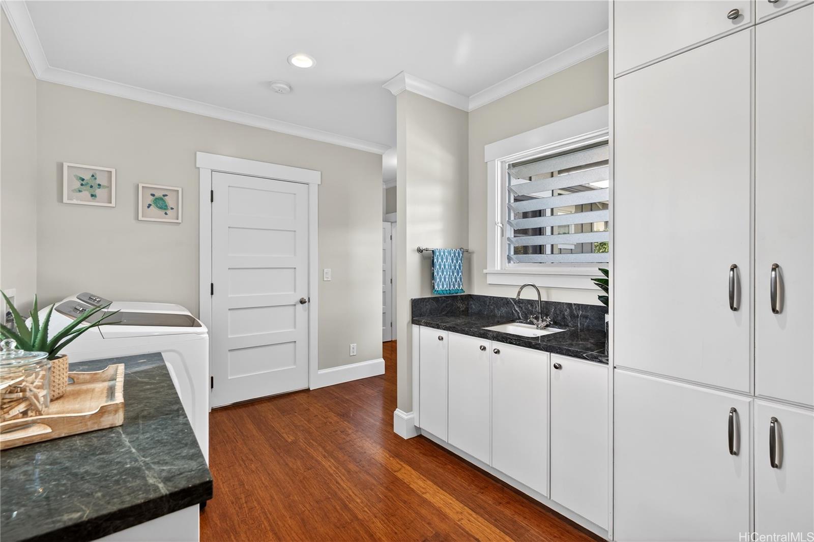 110  Kalaheo Ave Beachside, Kailua home - photo 22 of 25