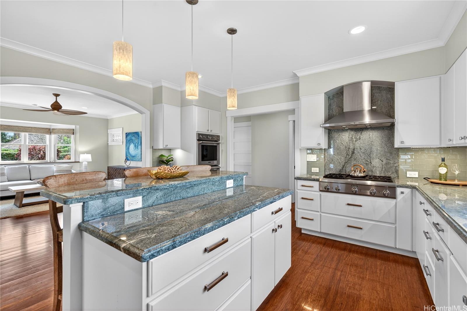 110  Kalaheo Ave Beachside, Kailua home - photo 9 of 25