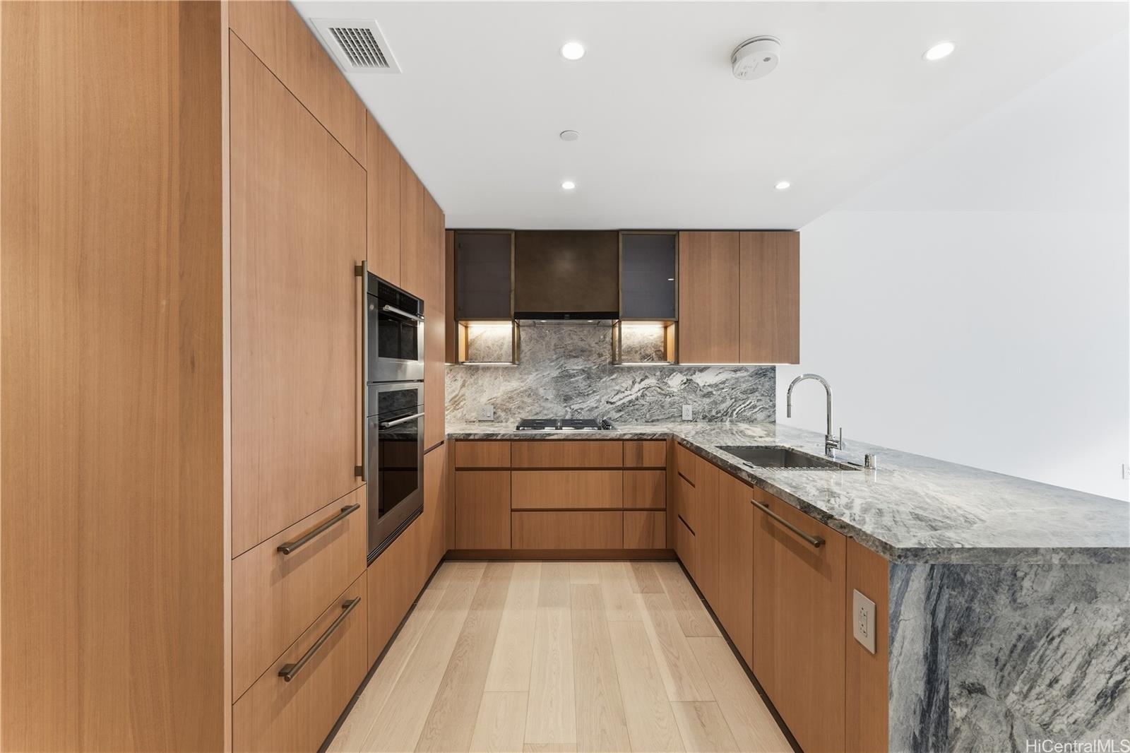 Victoria Place condo # 1207, Honolulu, Hawaii - photo 2 of 20