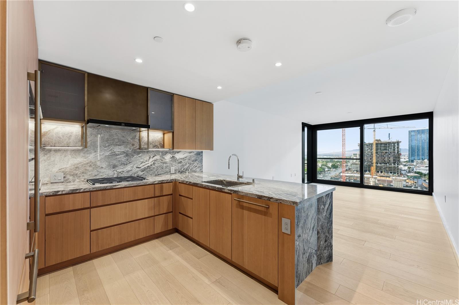 Victoria Place condo # 1207, Honolulu, Hawaii - photo 3 of 20