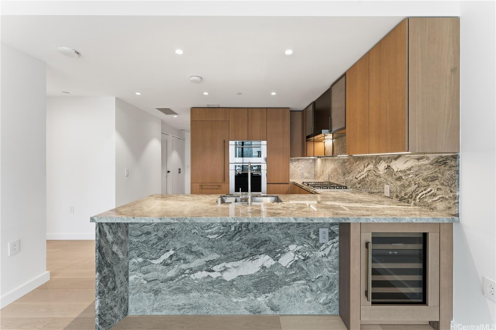 Victoria Place condo # 1207, Honolulu, Hawaii - photo 4 of 20