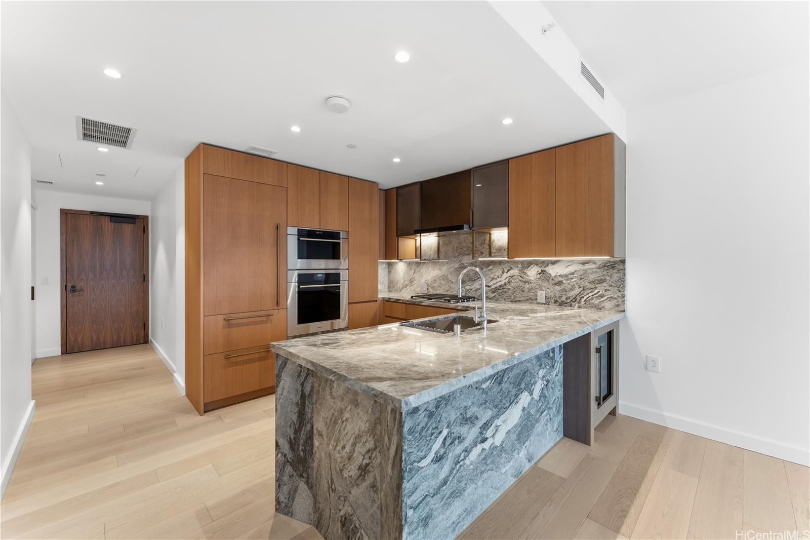 Victoria Place condo # 1207, Honolulu, Hawaii - photo 5 of 20