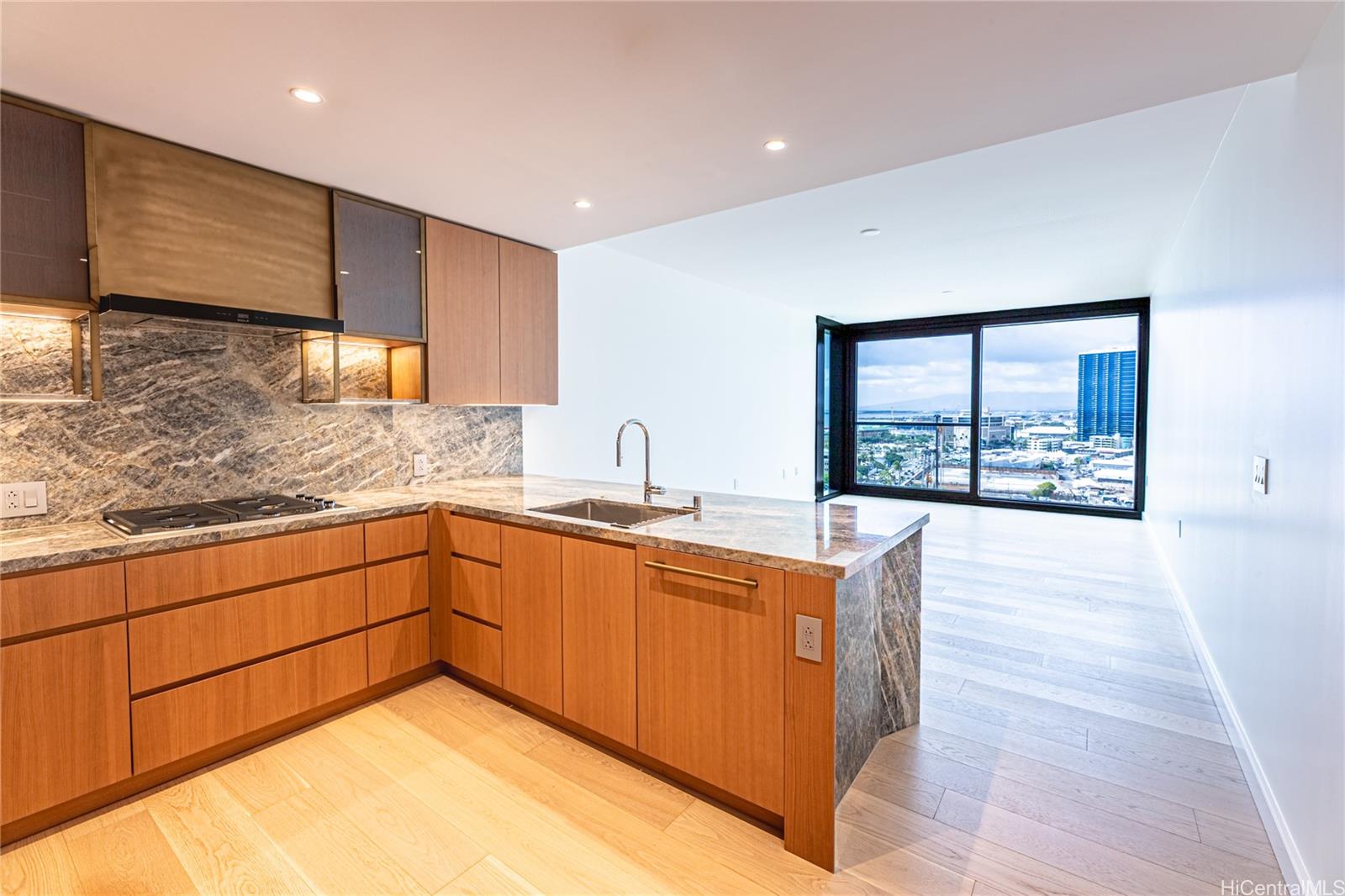 Victoria Place condo # 1707, Honolulu, Hawaii - photo 2 of 25