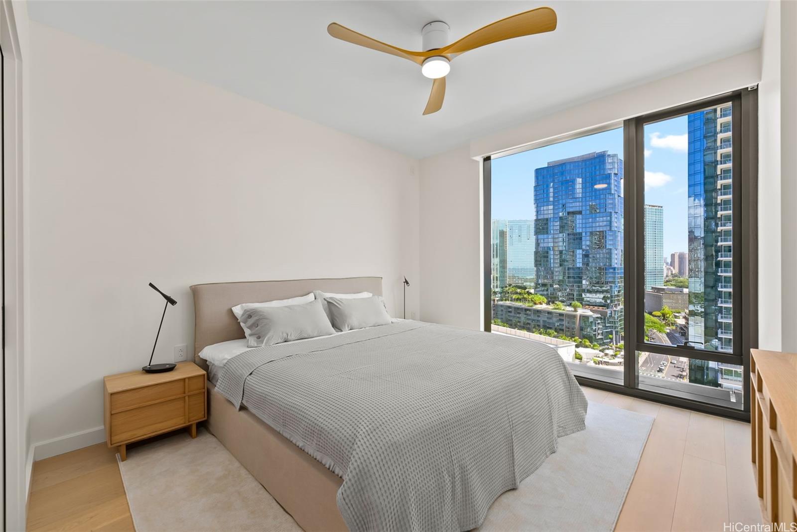 Victoria Place condo # 1710, Honolulu, Hawaii - photo 11 of 25