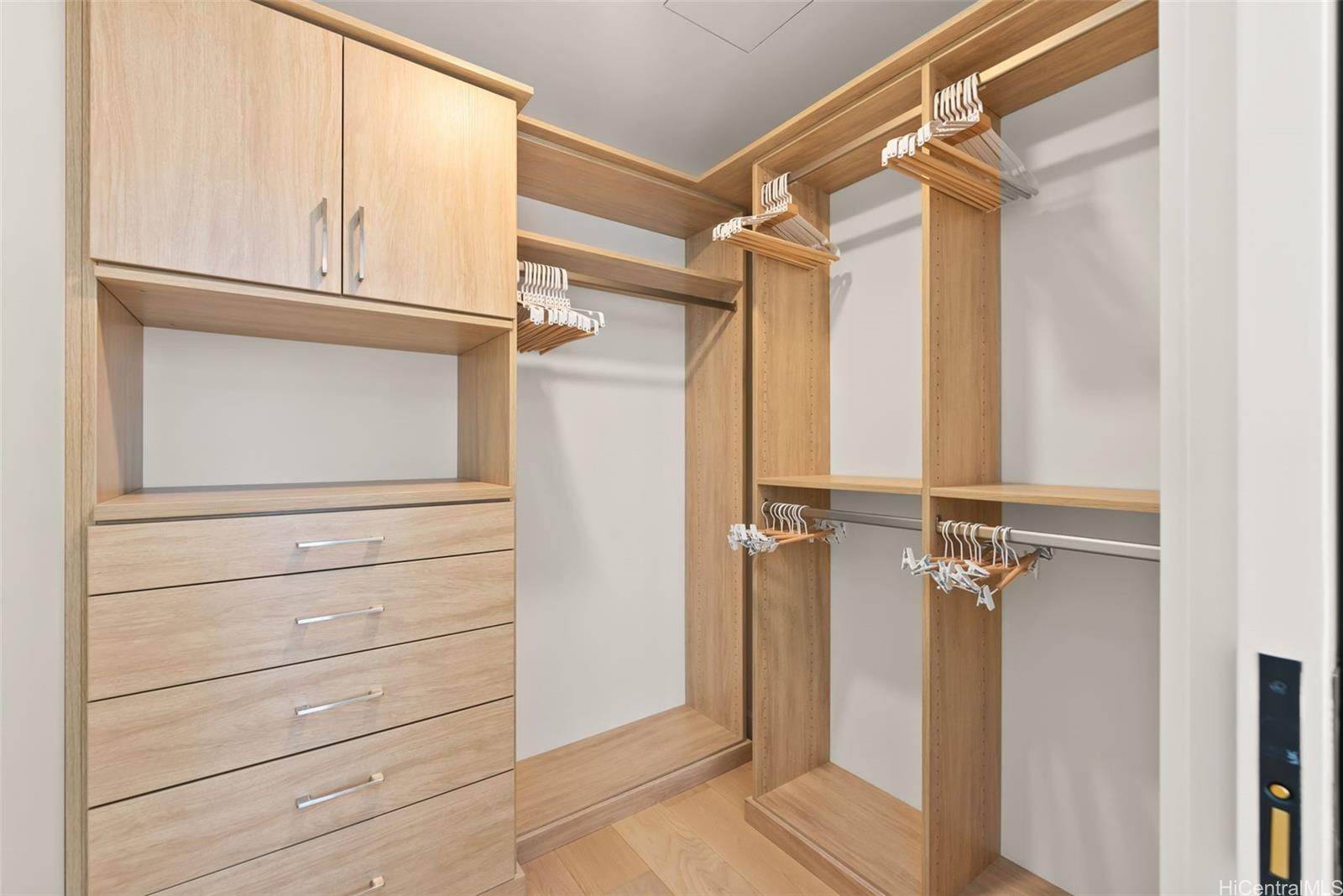 Victoria Place condo # 1710, Honolulu, Hawaii - photo 15 of 25