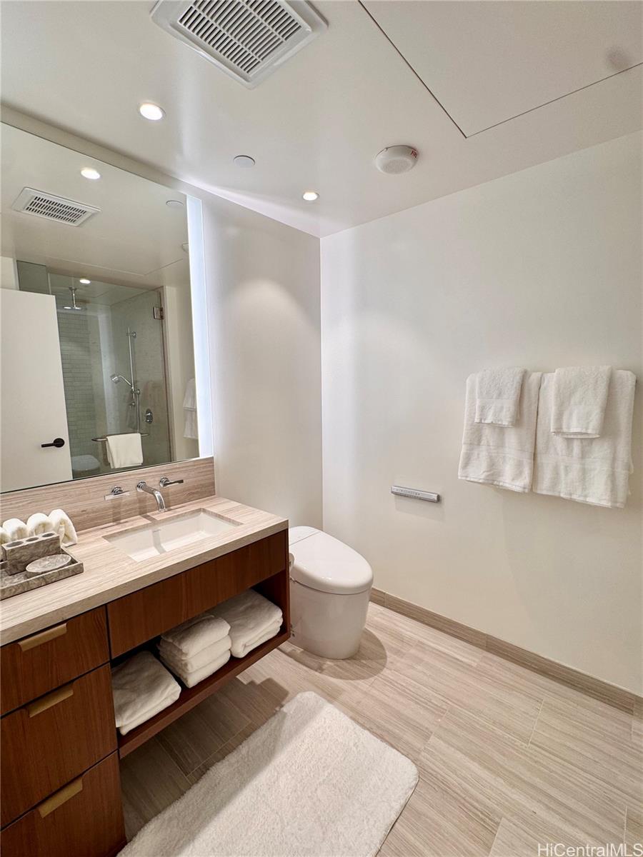 Victoria Place condo # 1710, Honolulu, Hawaii - photo 18 of 25