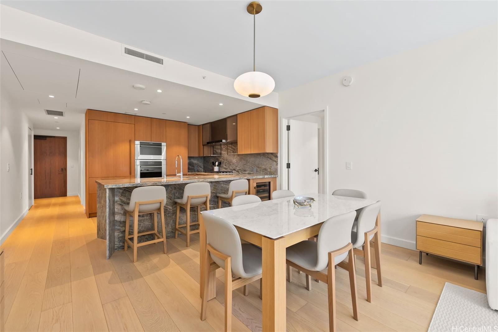 Victoria Place condo # 1710, Honolulu, Hawaii - photo 7 of 25