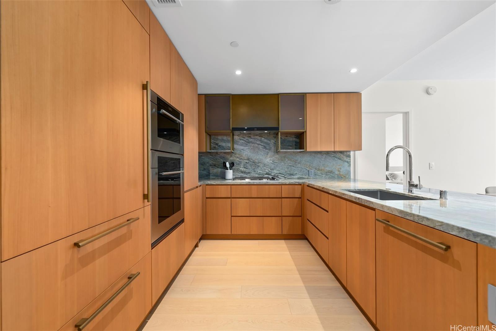 Victoria Place condo # 1710, Honolulu, Hawaii - photo 9 of 25