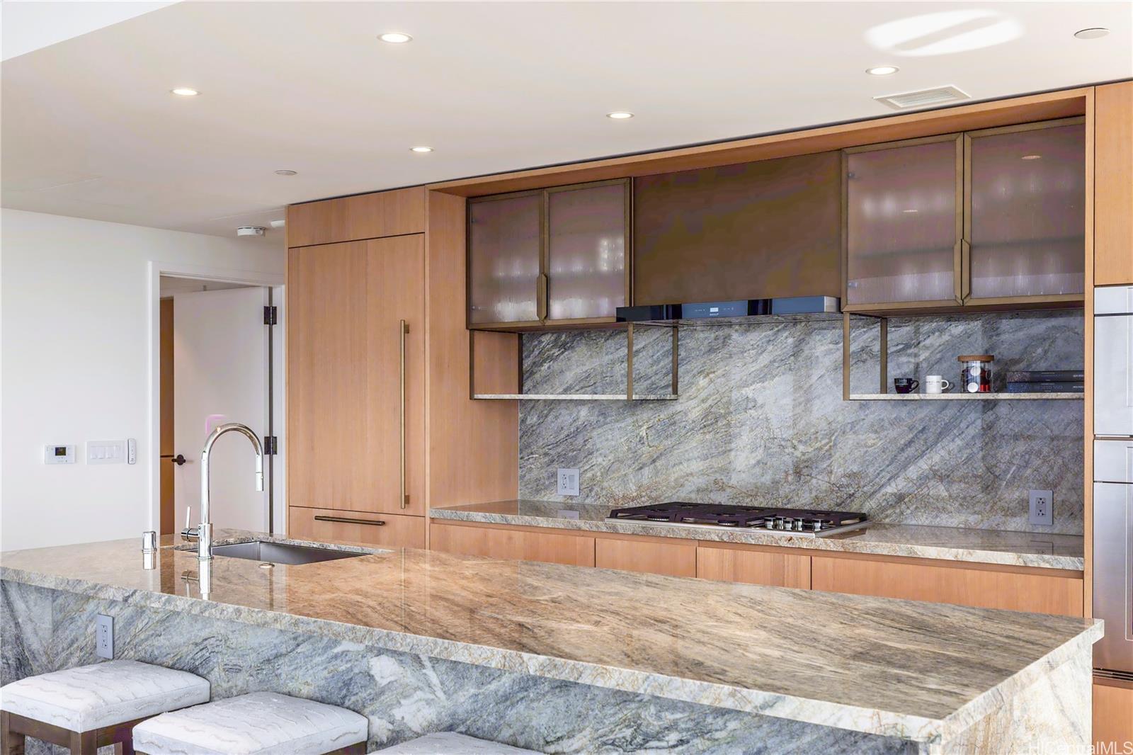 Victoria Place condo # 1800, Honolulu, Hawaii - photo 3 of 11