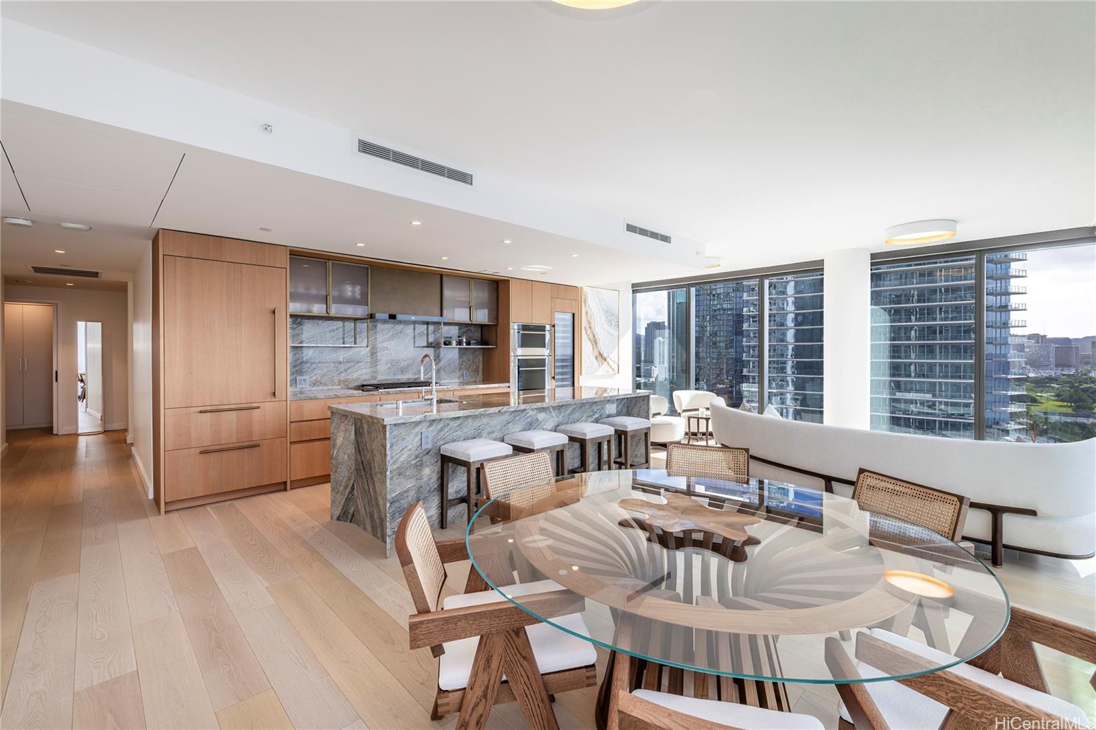 Victoria Place condo # 1800, Honolulu, Hawaii - photo 4 of 11