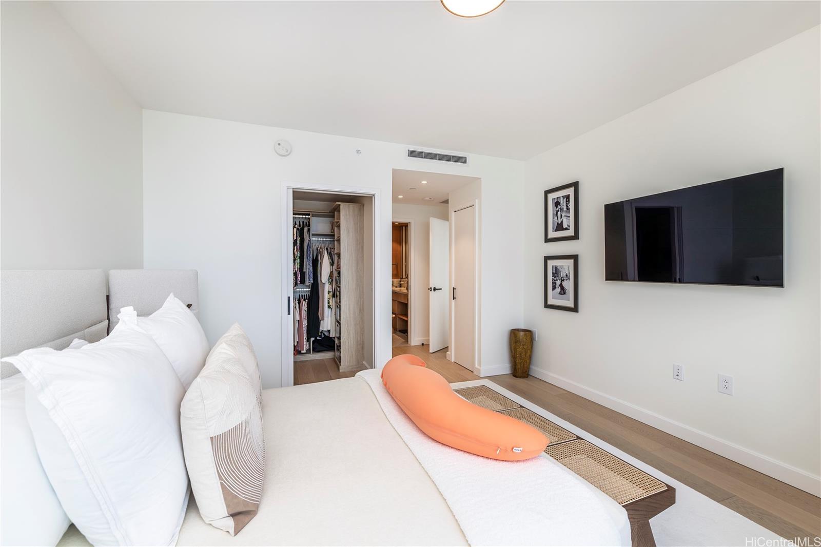 Victoria Place condo # 1800, Honolulu, Hawaii - photo 6 of 11