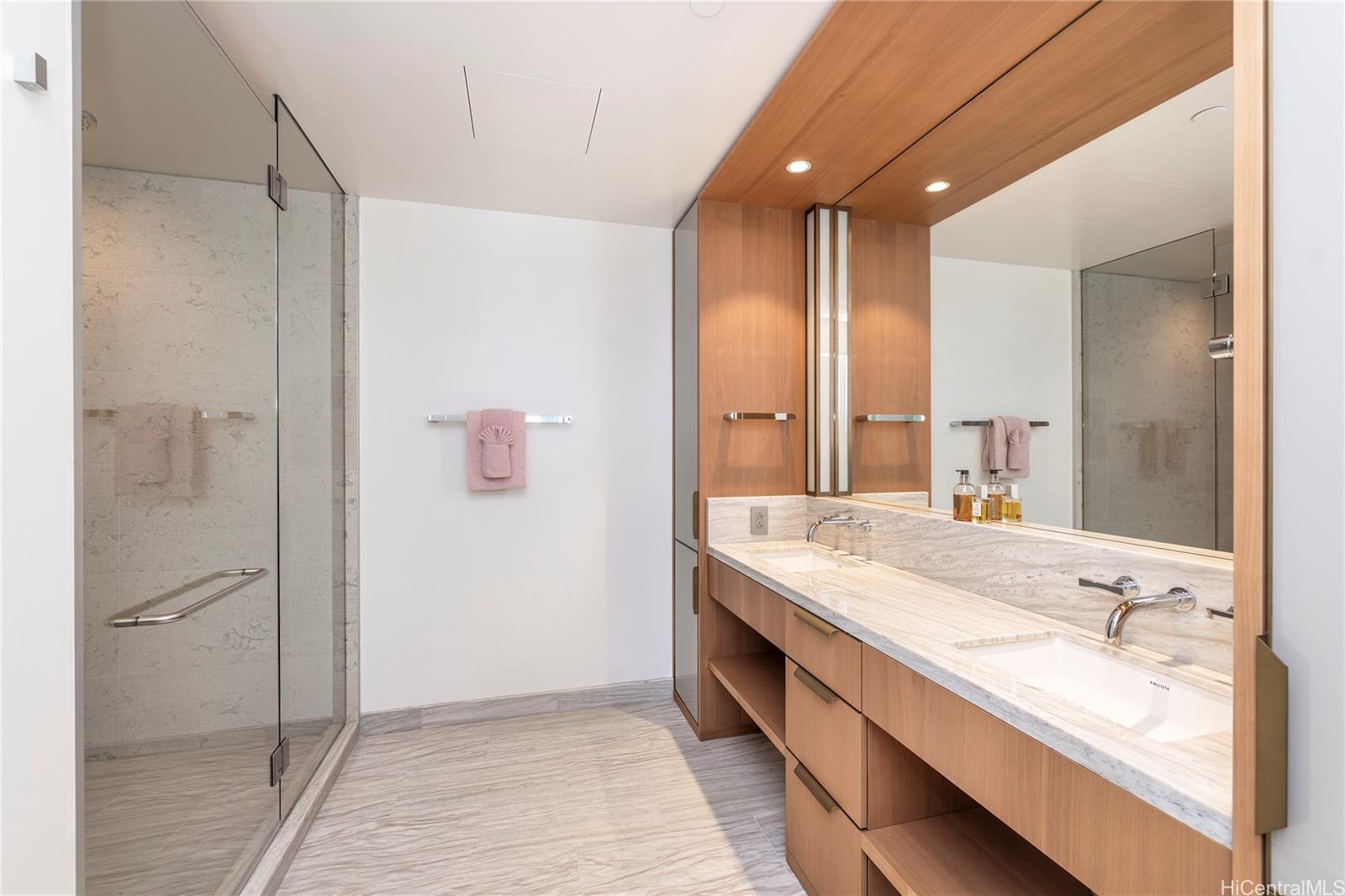 Victoria Place condo # 1800, Honolulu, Hawaii - photo 7 of 11