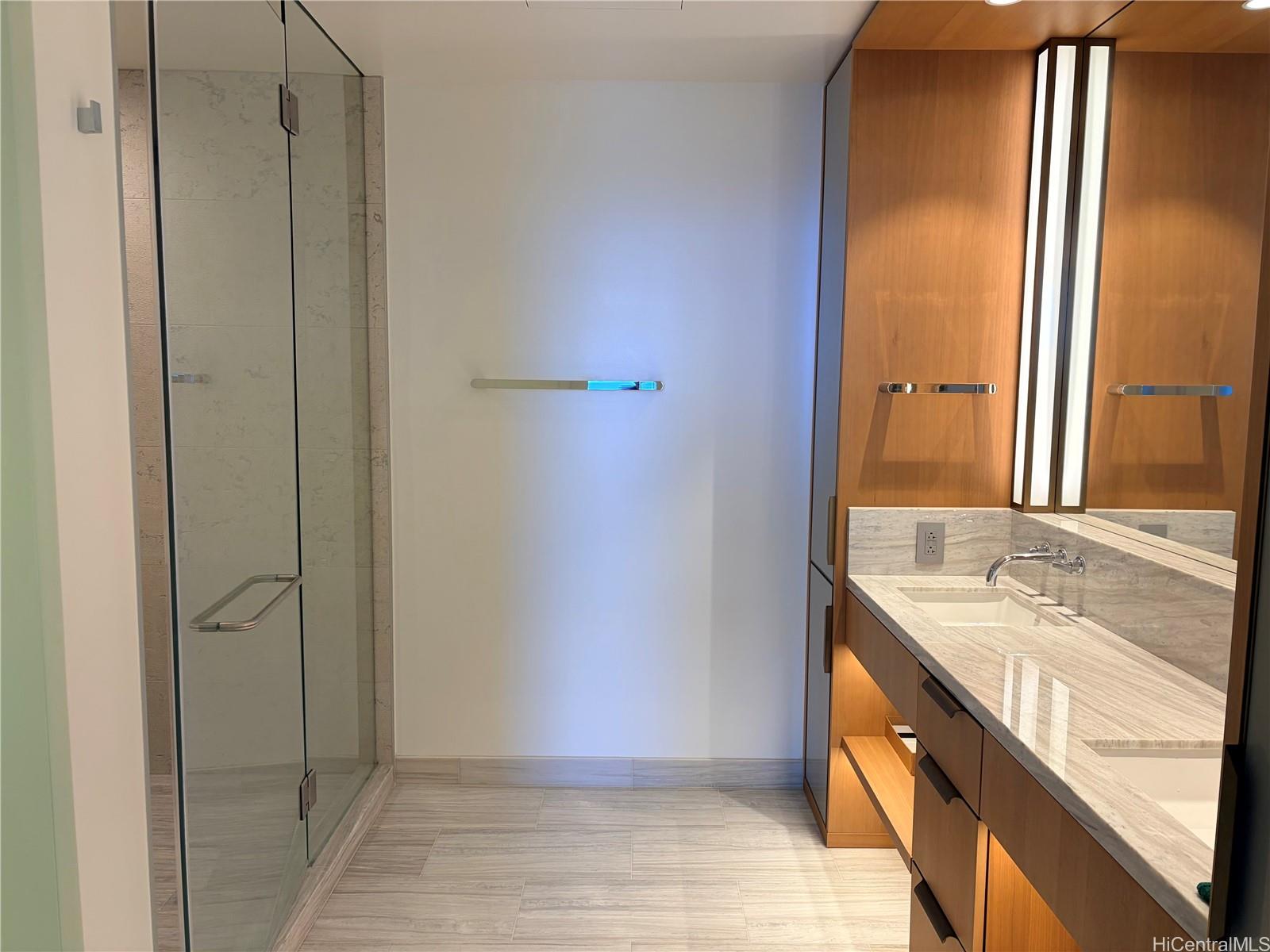 Victoria Place condo # 1900, Honolulu, Hawaii - photo 5 of 16