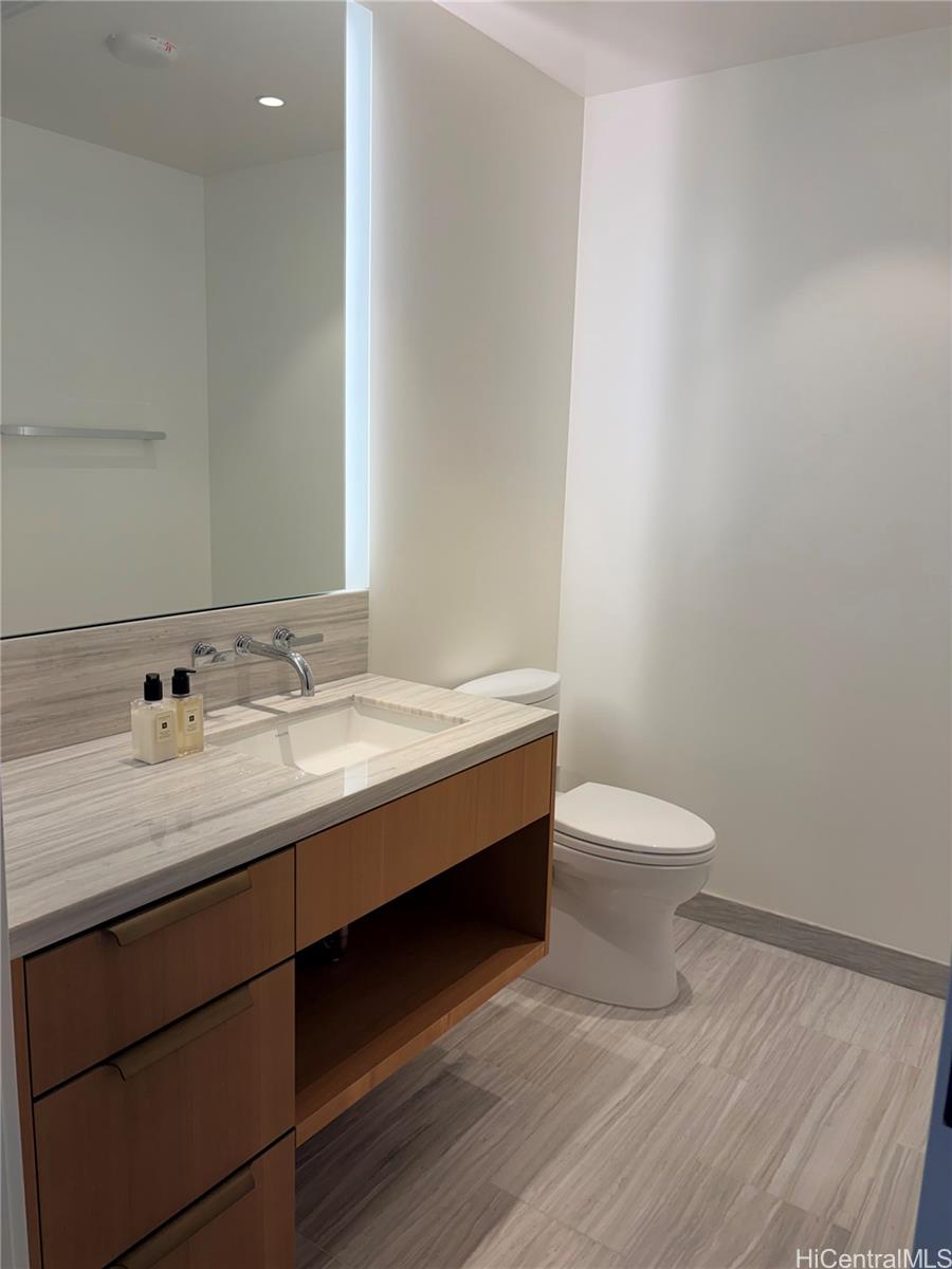 Victoria Place condo # 1900, Honolulu, Hawaii - photo 7 of 16