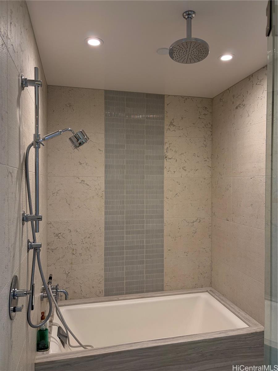 Victoria Place condo # 1900, Honolulu, Hawaii - photo 8 of 16