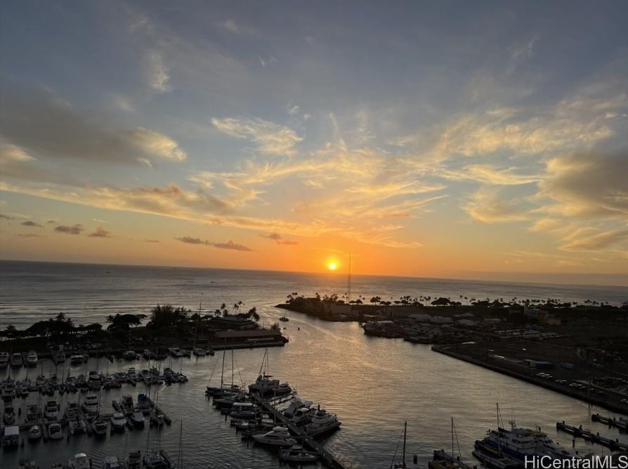 Victoria Place condo # 1900, Honolulu, Hawaii - photo 9 of 16