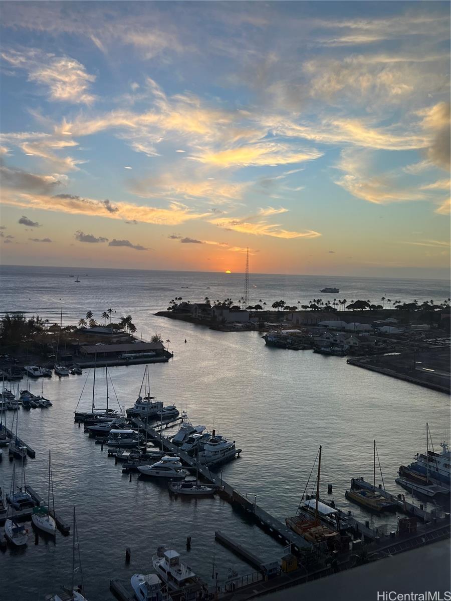 Victoria Place condo # 1900, Honolulu, Hawaii - photo 10 of 16