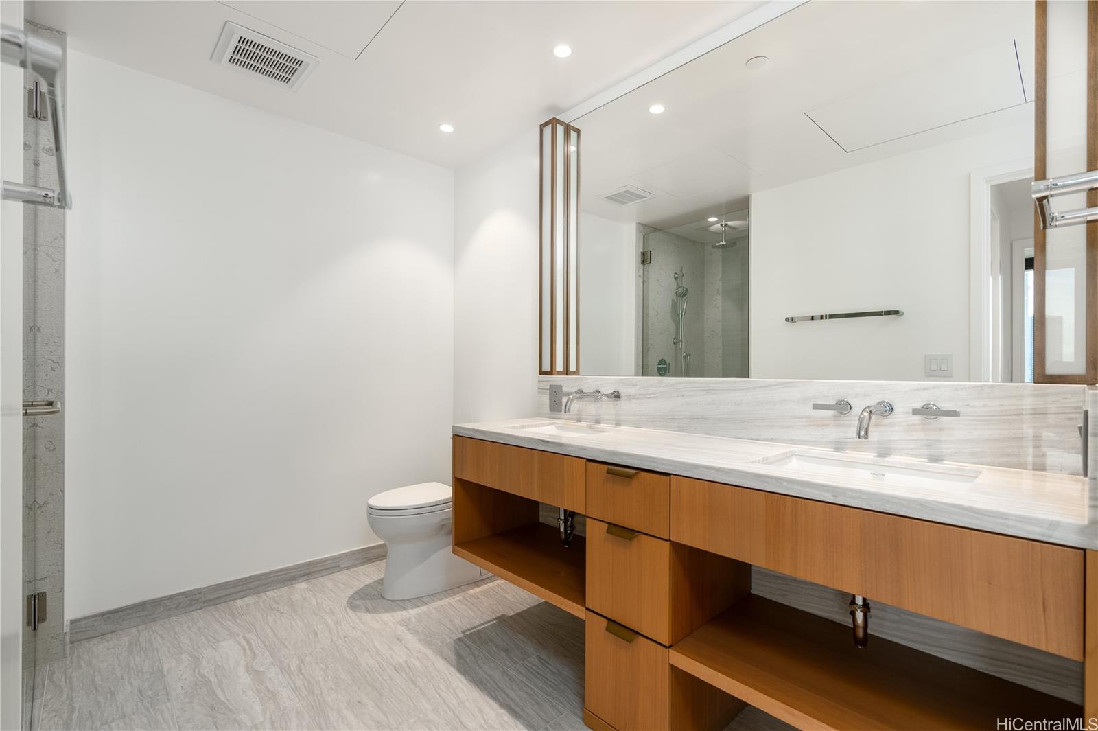 Victoria Place condo # 1905, Honolulu, Hawaii - photo 13 of 15