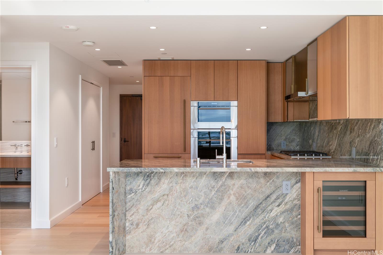 Victoria Place condo # 1905, Honolulu, Hawaii - photo 4 of 15