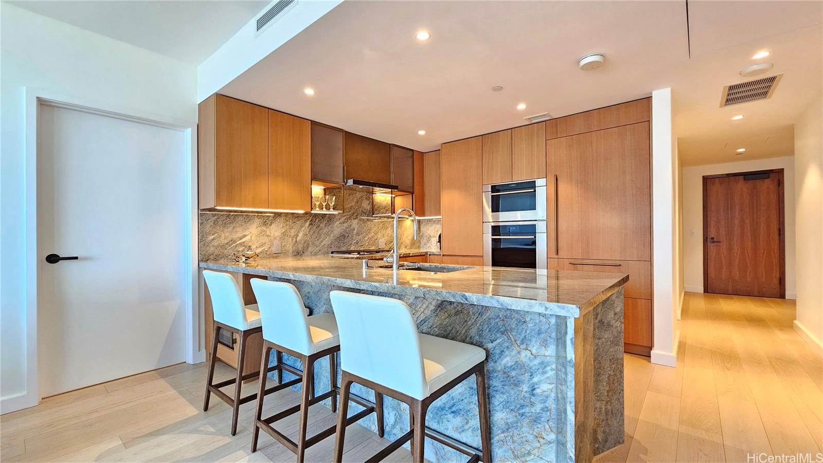 1100 Ala Moana Blvd Honolulu - Rental - photo 5 of 24