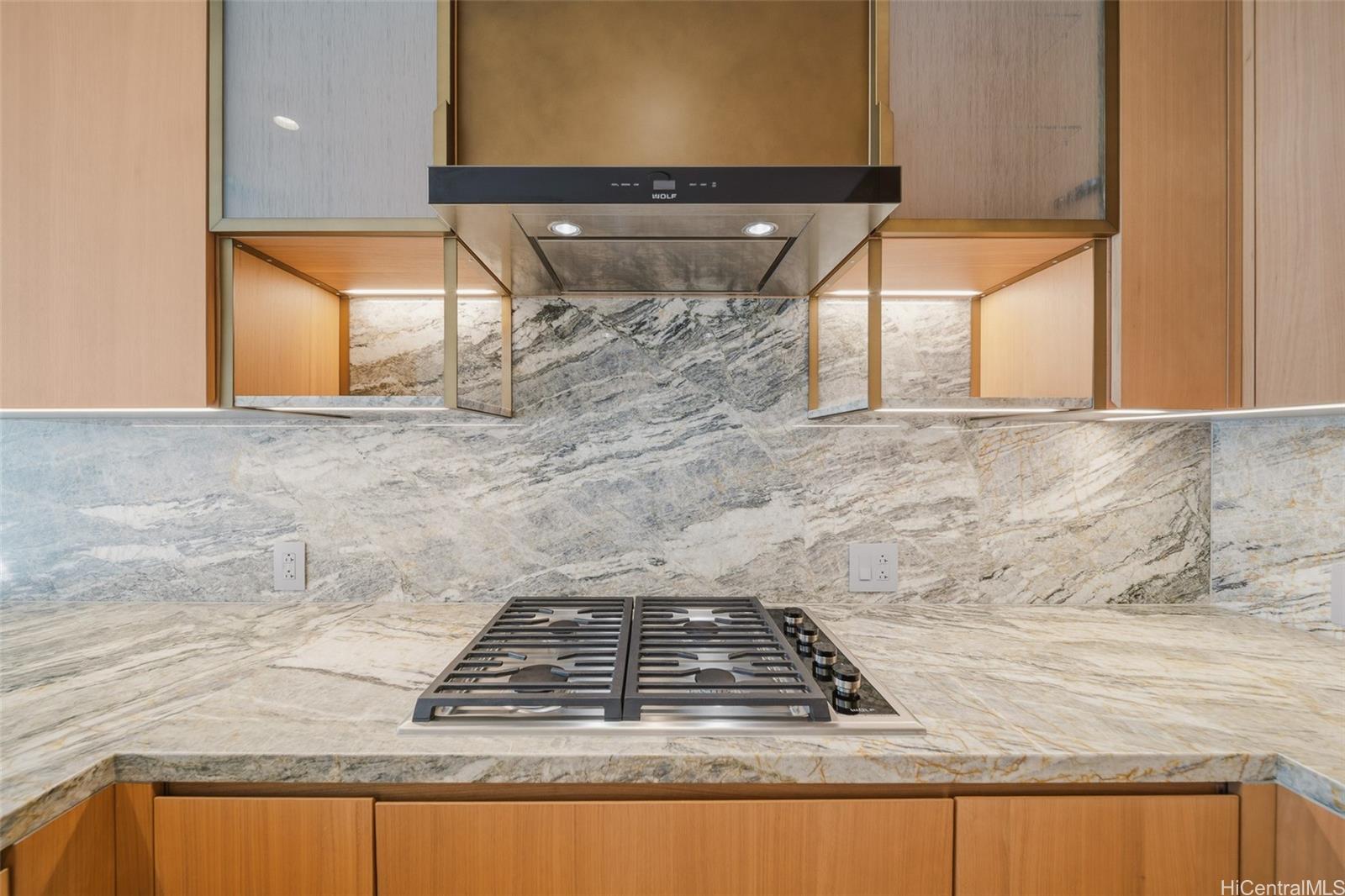 Victoria Place condo # 2006, Honolulu, Hawaii - photo 11 of 25