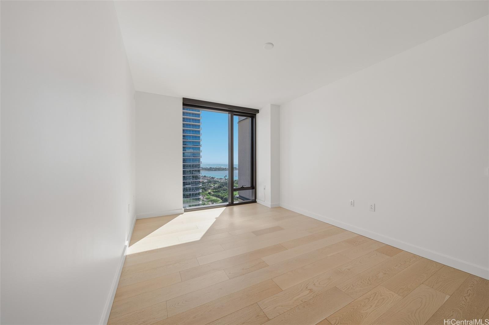 Victoria Place condo # 2006, Honolulu, Hawaii - photo 19 of 25