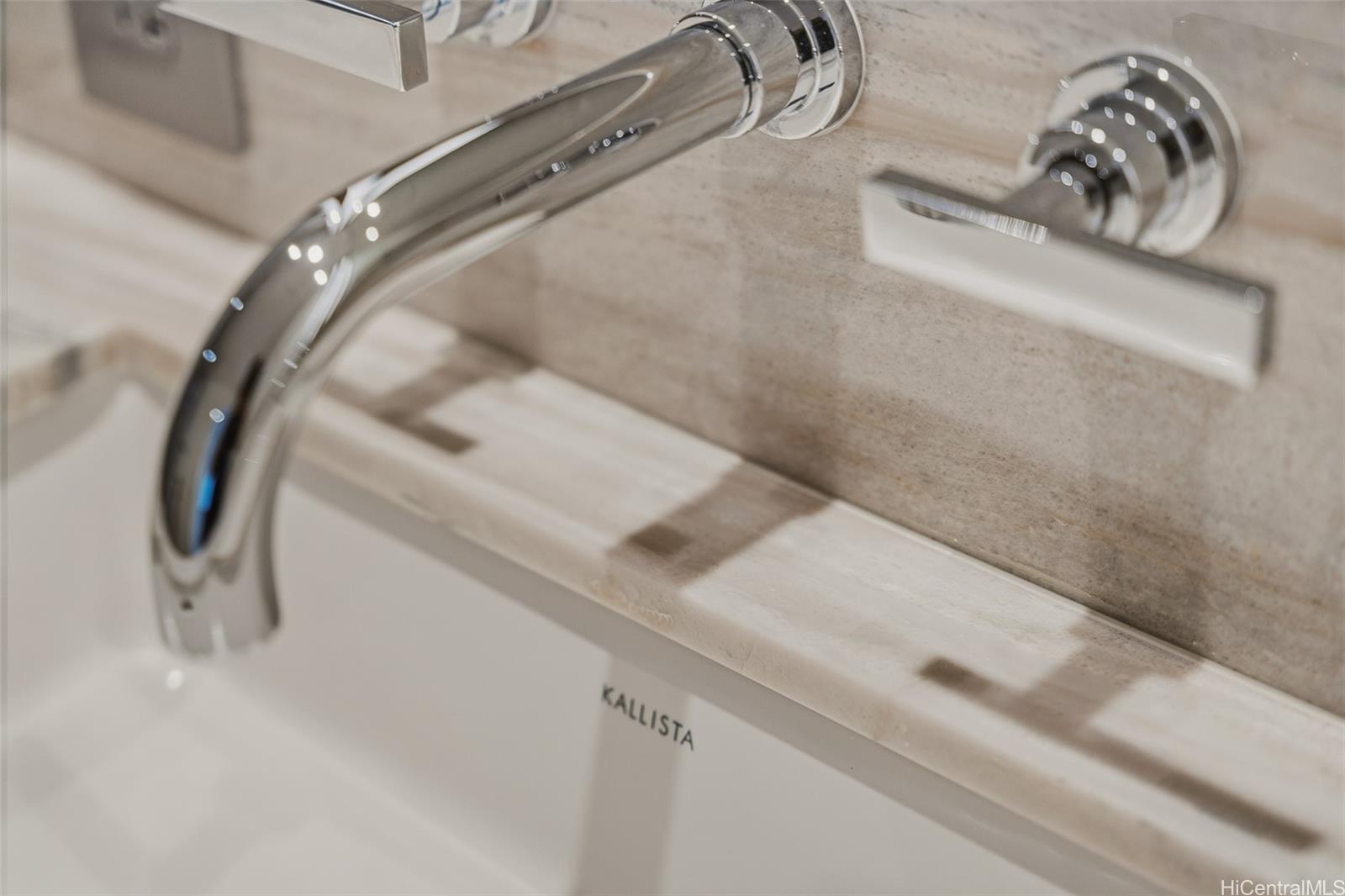 Victoria Place condo # 2006, Honolulu, Hawaii - photo 20 of 25