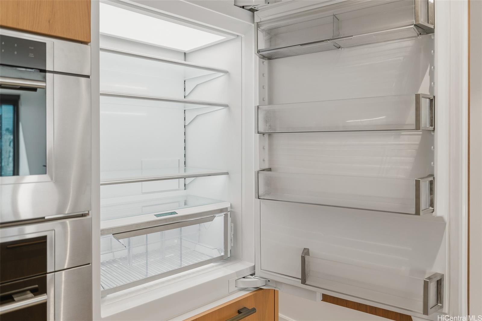 Victoria Place condo # 2006, Honolulu, Hawaii - photo 9 of 25