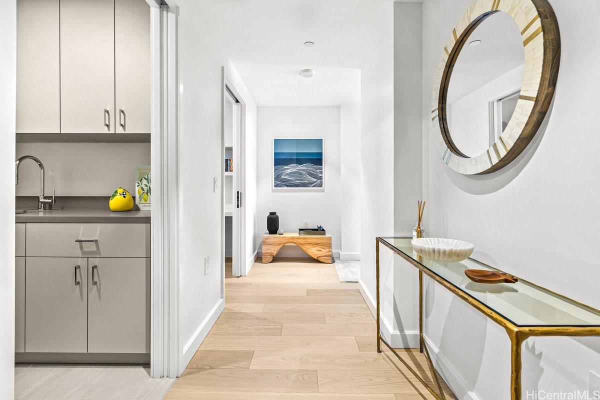 Victoria Place condo # 2200, Honolulu, Hawaii - photo 2 of 25