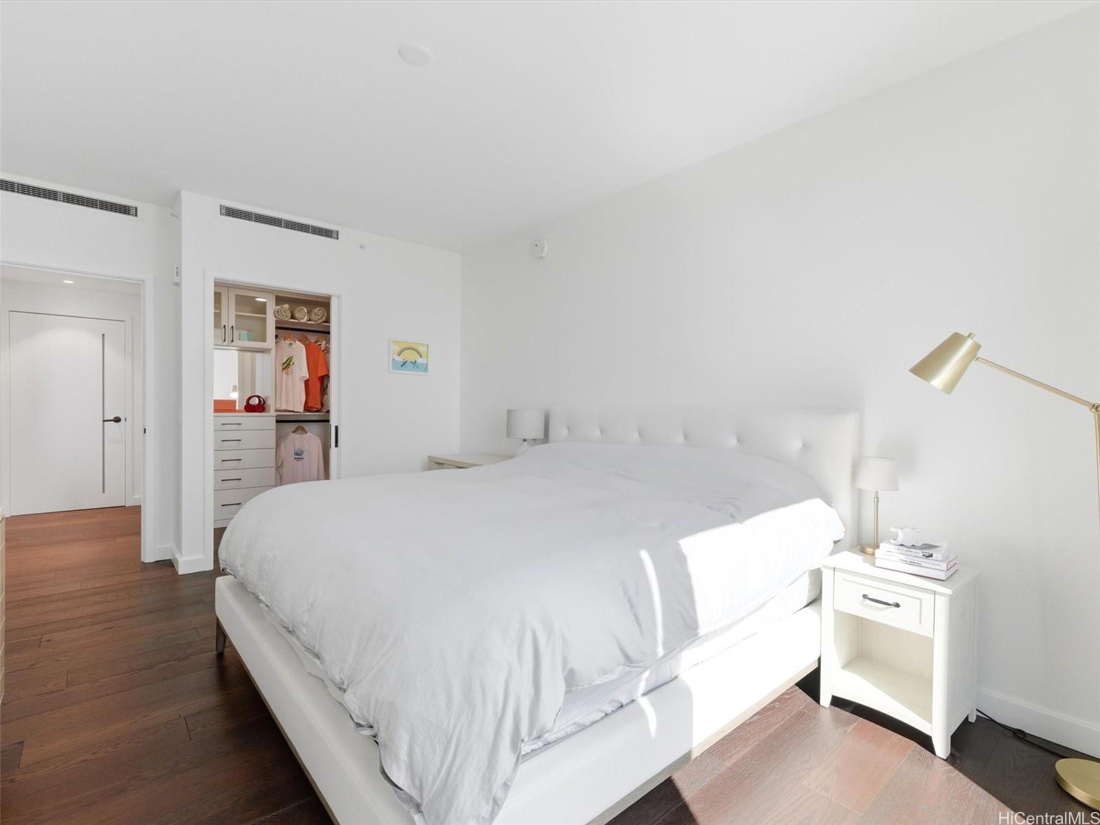 Victoria Place condo # 2506, Honolulu, Hawaii - photo 7 of 25