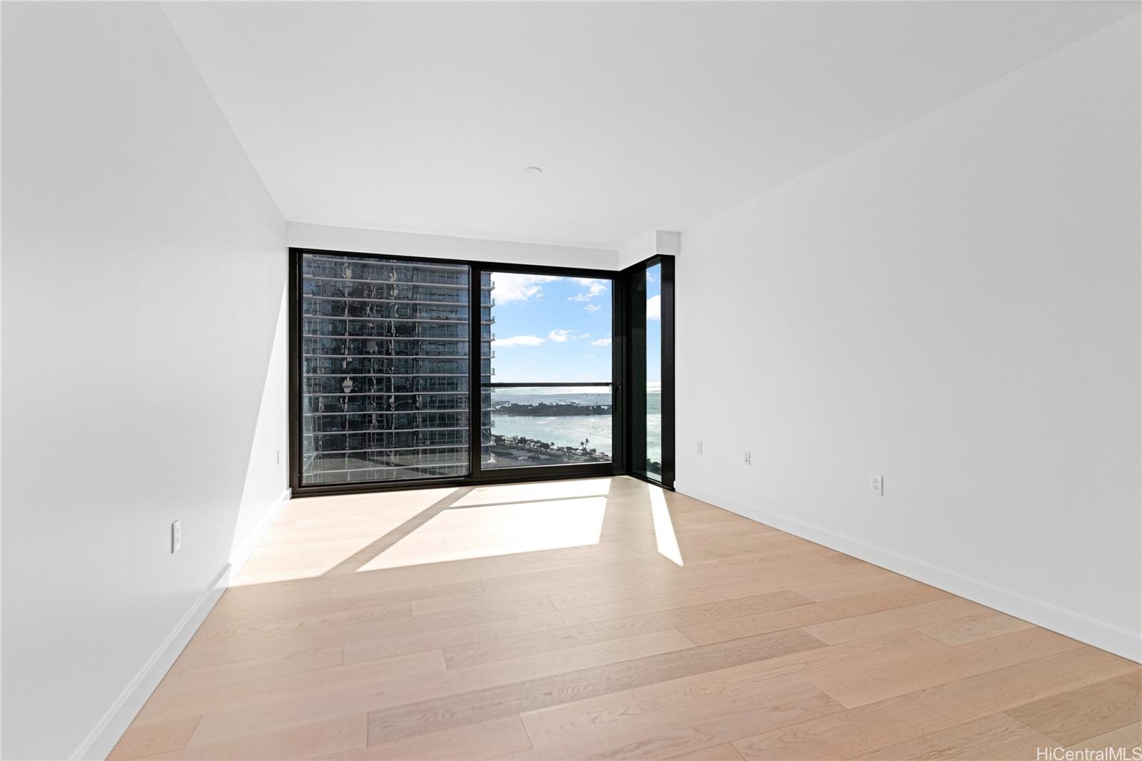 Victoria Place condo # 2606, Honolulu, Hawaii - photo 2 of 21