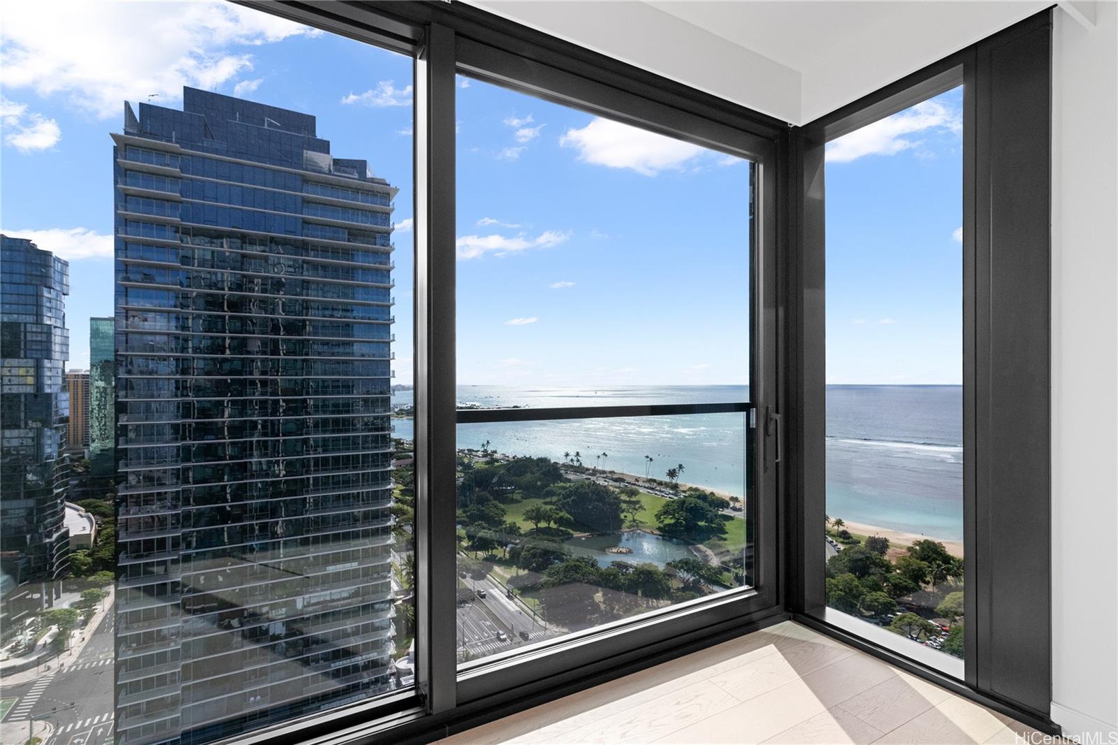 Victoria Place condo # 2606, Honolulu, Hawaii - photo 4 of 21