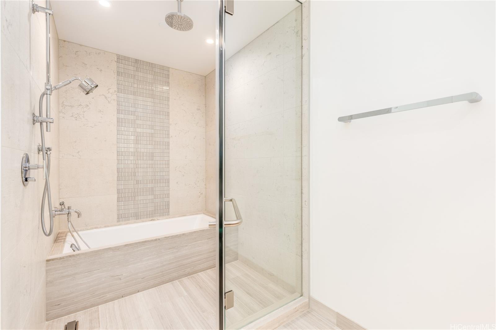 Victoria Place condo # 2700, Honolulu, Hawaii - photo 11 of 25