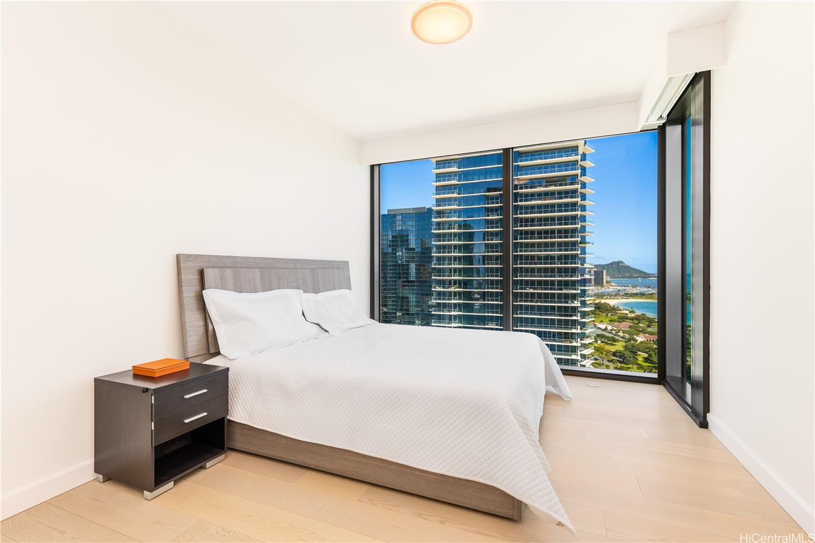 Victoria Place condo # 2700, Honolulu, Hawaii - photo 12 of 25