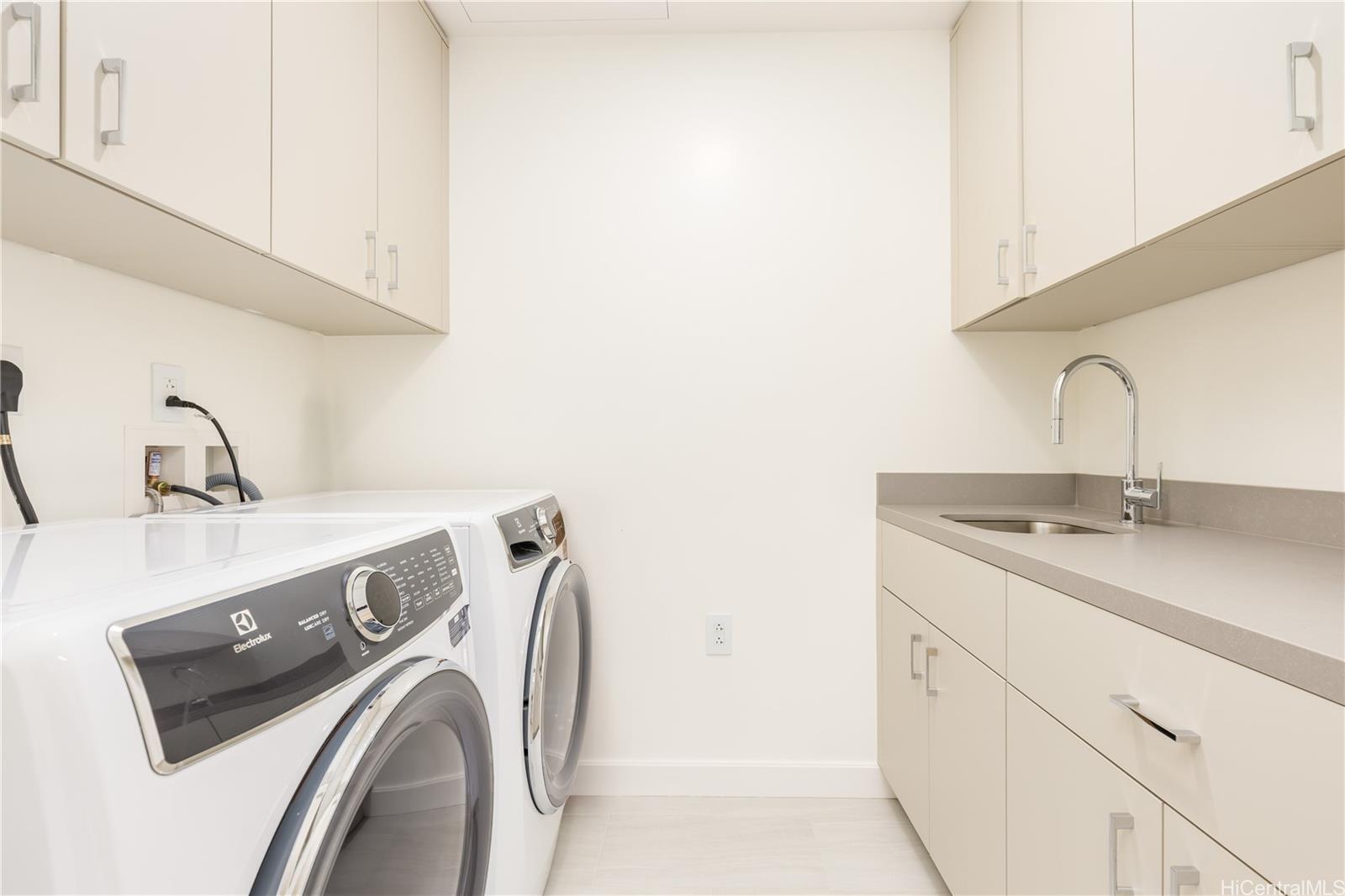 Victoria Place condo # 2700, Honolulu, Hawaii - photo 24 of 25