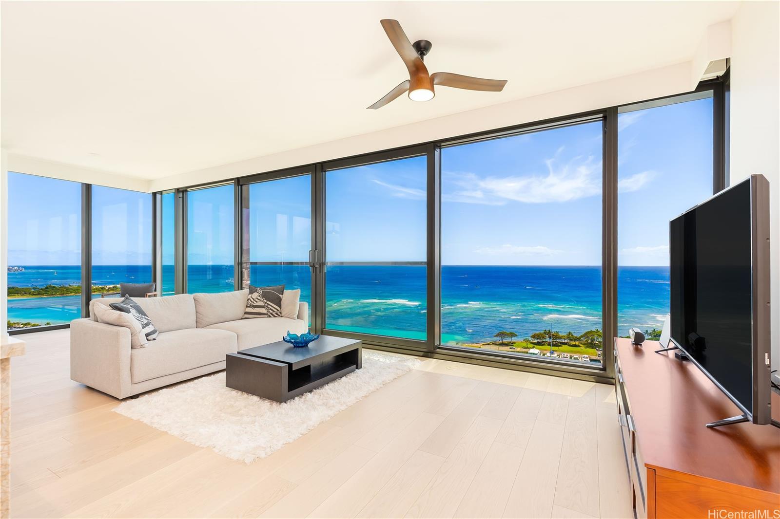 Victoria Place condo # 2700, Honolulu, Hawaii - photo 4 of 25