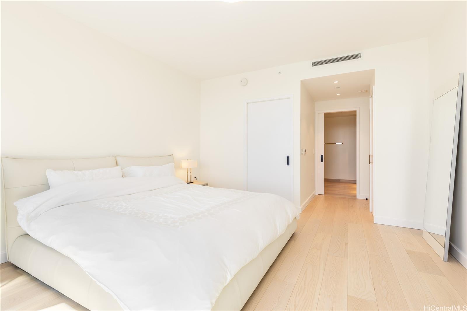 Victoria Place condo # 2700, Honolulu, Hawaii - photo 9 of 25