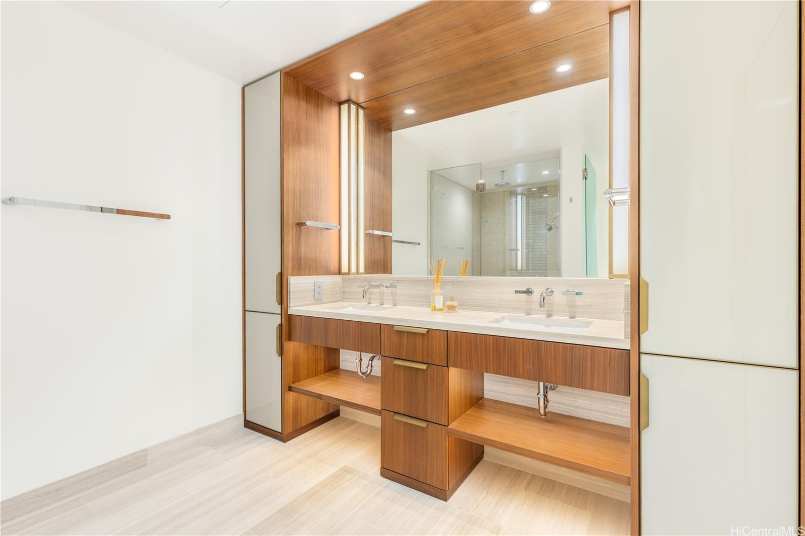 Victoria Place condo # 2700, Honolulu, Hawaii - photo 10 of 25