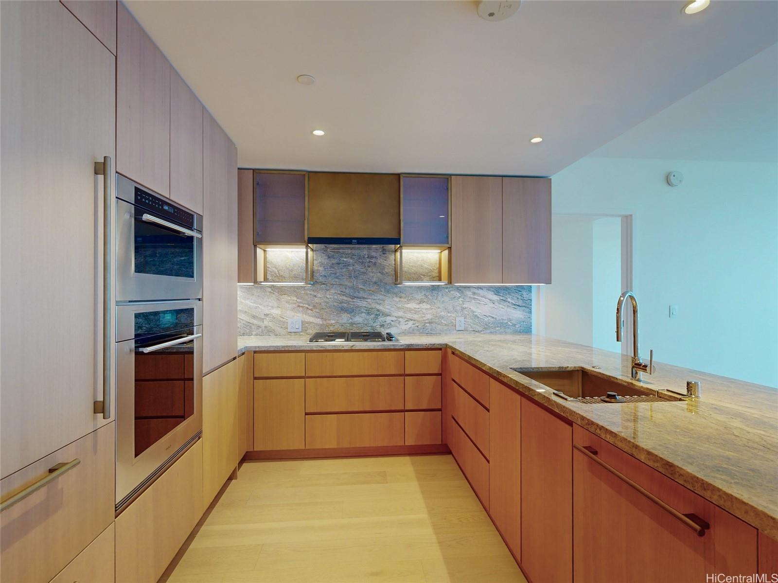 Victoria Place condo # 2810, Honolulu, Hawaii - photo 3 of 25