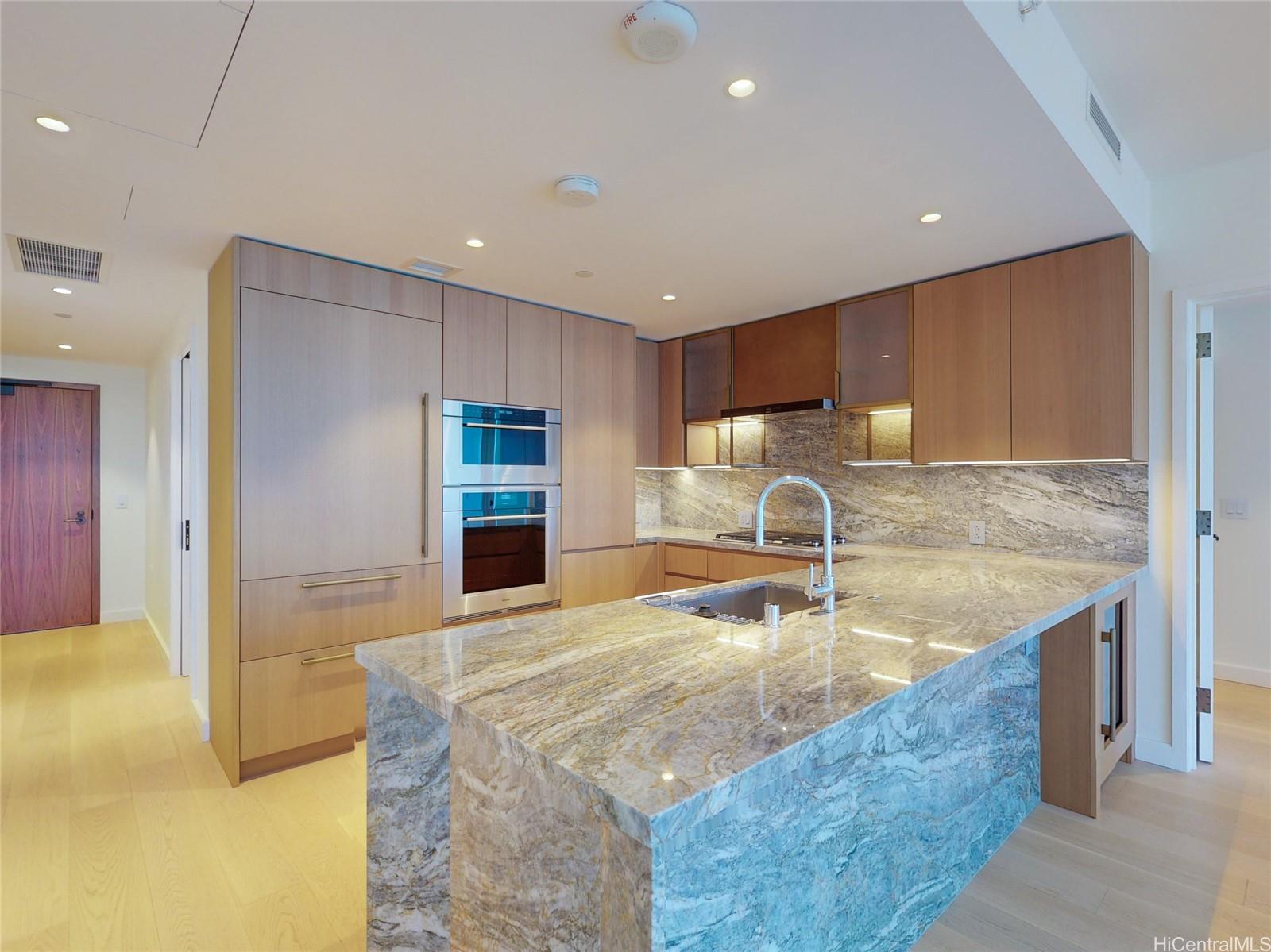 Victoria Place condo # 2810, Honolulu, Hawaii - photo 5 of 25